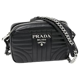 Borsa a spalla in pelle morbida Diagramme di Prada