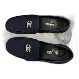 Mocassini Chanel in tessuto blu navy con logo CC in perle Taglia 41