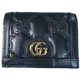 Cartera de Tarjetas para Mujeres Gucci Matelassé GG Negra Dorada Pequeña