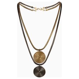 Collier Yves Saint Laurent, modèle Africa.