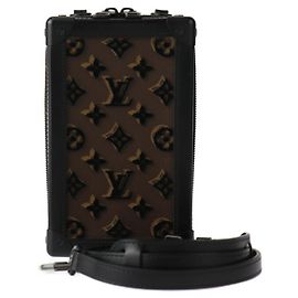 Borsa a Spalla Vertical Soft Trunk Monogram Tuftage di Louis Vuitton