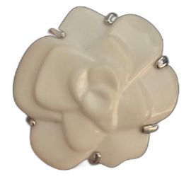 Chanel grande Camélia or blanc + agate blanche taille 49