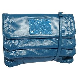 Autre Marque Schultertasche aus Leder Blau INTRECCIATO von BOTTEGA VENETA Auth bs28779