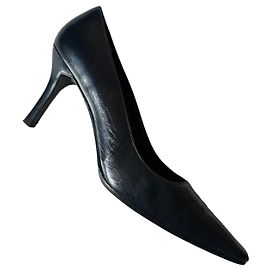 Décolleté Stuart Weitzman in pelle blu navy