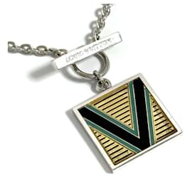 Colar Pendente Masculino Louis Vuitton V Plate
