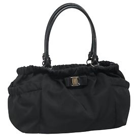 Bolso Vala de nylon negro y plata de Salvatore Ferragamo Auth 139278