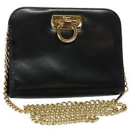 Borsa a Spalla in Pelle Gancini Chain di Salvatore Ferragamo Nero Oro Auth hk2925