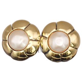 Chanel Vintage CC Flower Clip-On perlas de imitación en baño de oro