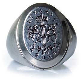Wappenring in Silber von Alexander McQueen
