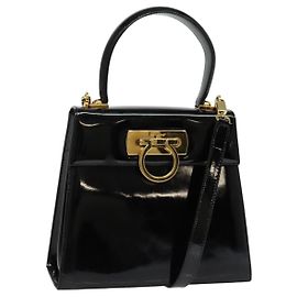 Borsa a mano Gancini in smalto 2 in 1 nera e oro Auth 138879 di Salvatore Ferragamo