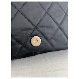 Chanel Borsa a spalla Matelassé Chain Blu Navy Pelle
