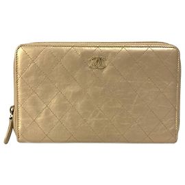 Chanel Langwallet aus goldfarbenem, gestepptem Kalbsleder