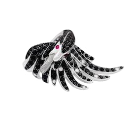 Boucheron Ring, "Sammlungs Tiere: "Cypris, der Schwan", Weißgold, Saphire, Diamanten, Rubine.