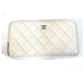 Chanel A50097 Cartera Larga Matelassé CC