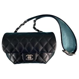 Chanel Uniform Tasche 2023.
