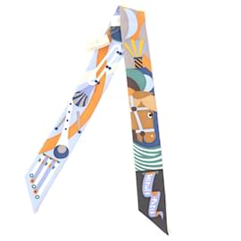 Foulard in seta PARADE EN FANFARE di Hermès