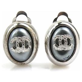 Orecchini in metallo con clip Coco Mark di Chanel