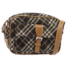 Borsa a spalla Burberry Nova Check Blue Label in tela marrone oro Auth ti3409