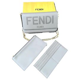 Fendi On-Chain Geldbörse