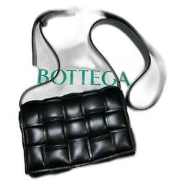 Borsa Bottega Veneta Mini Cassette Imbottita in agnello nera