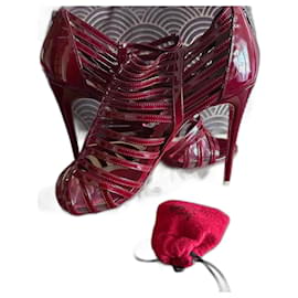 Sandali Christian Louboutin in pelle rosso scuro 39