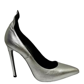 Saint Laurent Thorn Pumps aus silbernem Leder