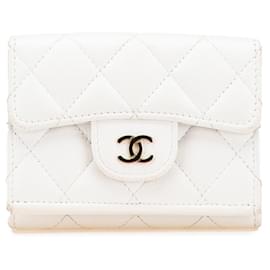 Chanel Matelassé Tri-fold Geldbörse