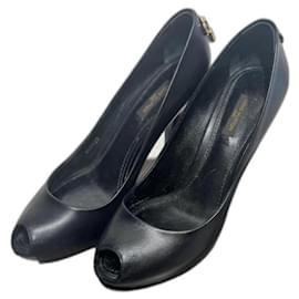 Décolleté Louis Vuitton in pelle nera con punta aperta