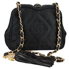 CHANEL Bolsa de Cintura Matelassé Satén Negro Oro CC Auth 141135V - Chanel