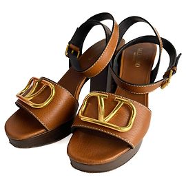 Valentino Garavani Sandali in pelle VLOGO 39 Marrone