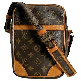 Bolso de Hombro Monogram Danube Louis Vuitton