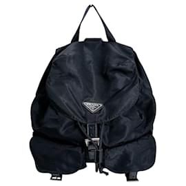Prada Dreieckslogo Rucksack aus schwarzem Nylon