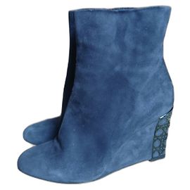 Stivaletti Christian Dior Cannage in camoscio blu con zeppa
