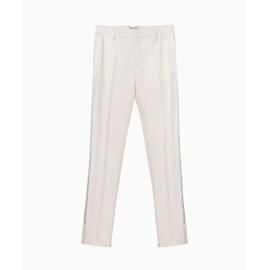 Pantalon Yves Saint Laurent, modèle Tailoring Blanc SS2022 par Anthony Vaccarello