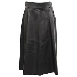 Falda Midi A-Line Elaine en Cuero de Cordero Negro de Nili Lotan