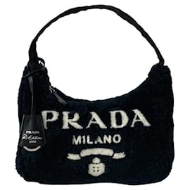 Borsa Prada Terry Mini Re-Edition con logo triangolare