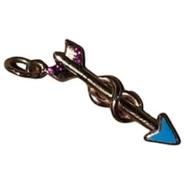Dodo Pomellato Ciondolo Dodo Freccia in Oro Rosa 9KT con Rubini e Smalto Celeste