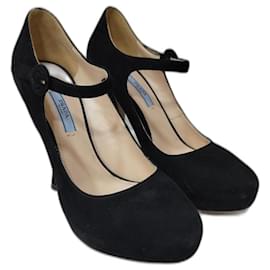Prada Mary Jane Pumps aus schwarzem Wildleder