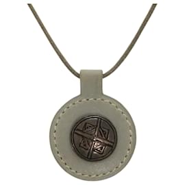 Collier en cuir vert Touareg Hermès