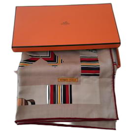 Sciarpa Hermès 140 in Cashmere e Seta - Nuova, nella sua scatola.