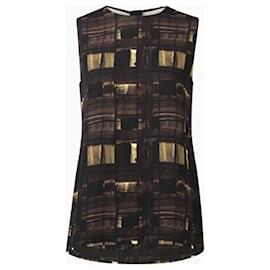 Conjunto Prada, modelo Grid FW2010 por Miuccia Prada
