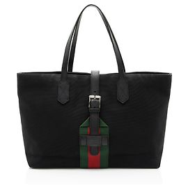 Grande bolsa tote em lona técnica Gucci com fivela Web