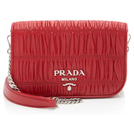Bolsa de corrente em couro Nappa Gaufre da Prada