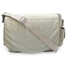 Bolso de hombro de nylon Choco Bar de la línea Sport de Chanel