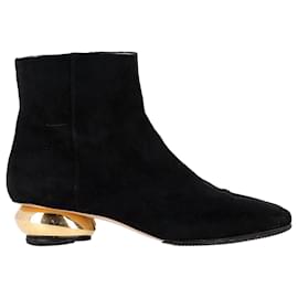 Stuart Weitzman Las Botines Freja en Ante Negro