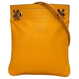 Hermès Aline Schultertasche aus gelbem Leder