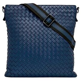Blaue Intrecciato-Leder-Schultertasche von Bottega Veneta