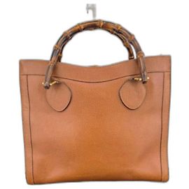 Borsa a mano Gucci Diana in pelle marrone