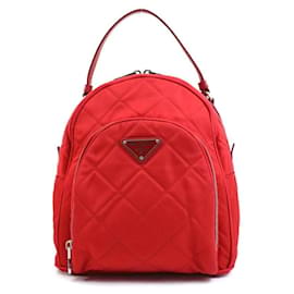 Prada Rucksack aus gestepptem Nylon und Leder
