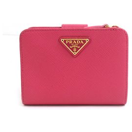 Cartera bi-fold Prada en cuero rosa